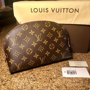 New Louis Vuitton Monogram Cosmetic bag GM 💄💋